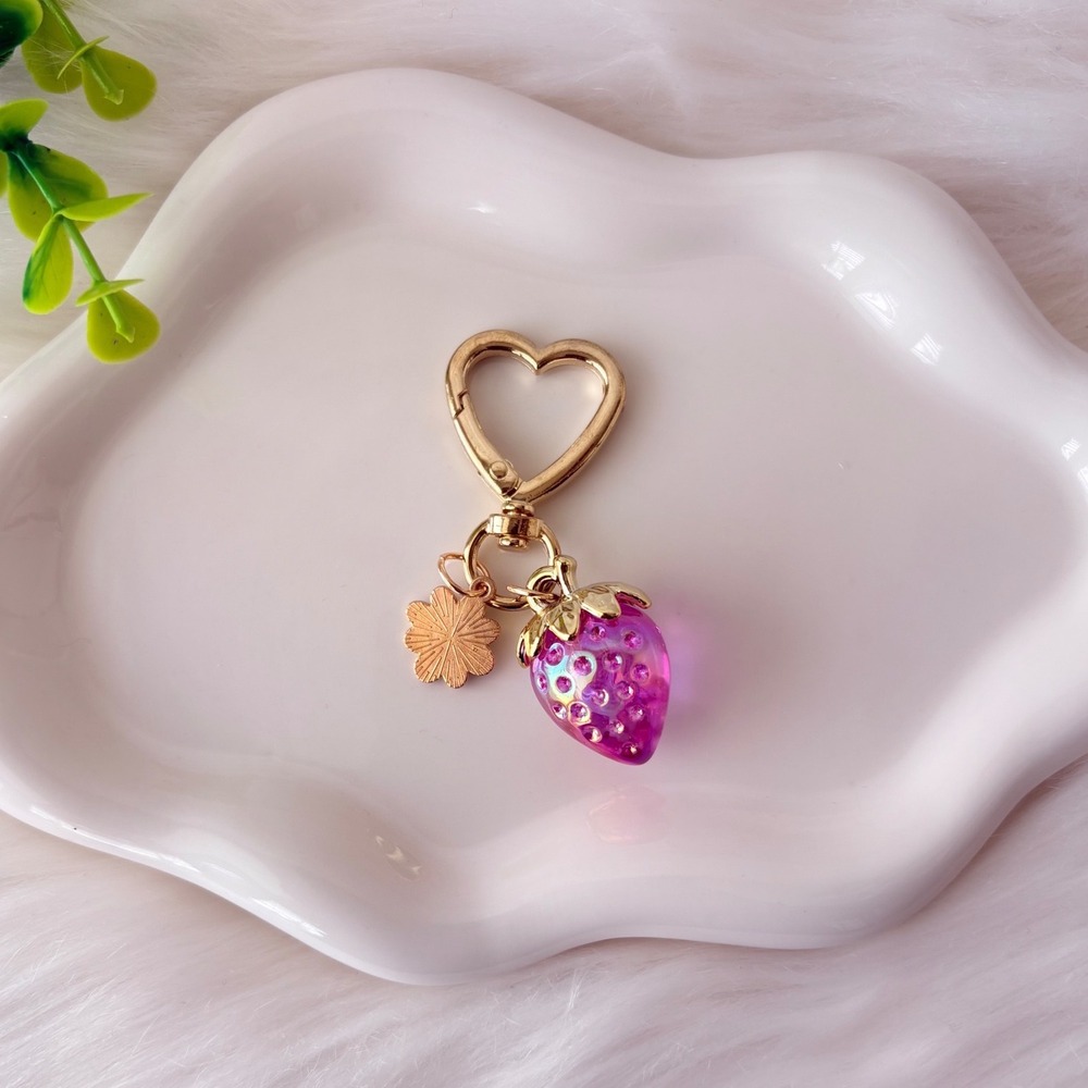 Iridescent Strawberry Keychain/ Bag Charm With Heart Clasp And Daisy - Picture 6 of 6